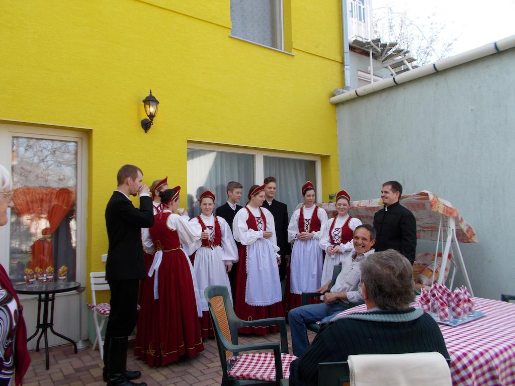 Ejjelibagoly Vendeghaz Hotel Szentes Bagian luar foto